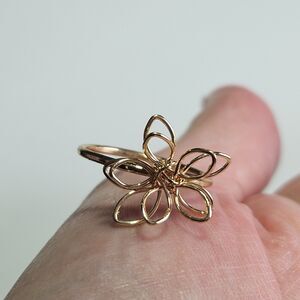 *Sale* Gold Tone Filigree Flower Ring Size 7